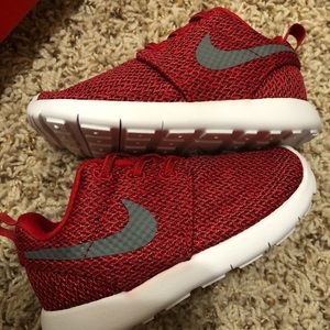 ✨NEW✨ Nike Red Roshe toddler shoes